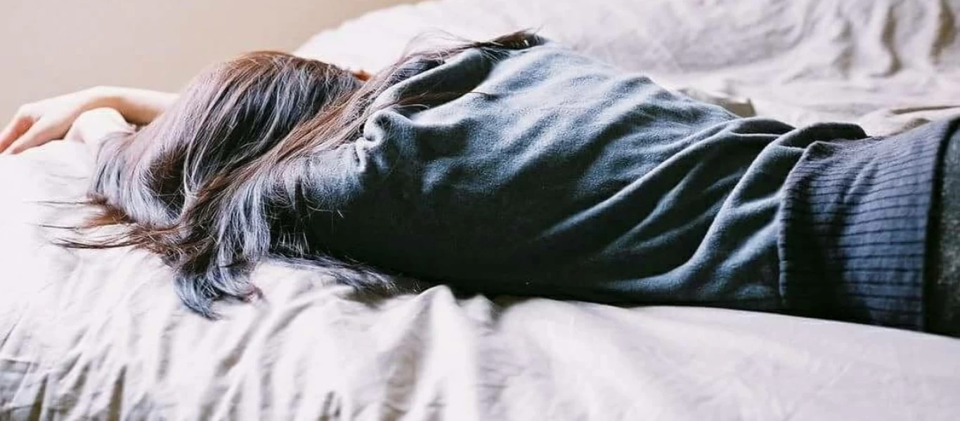 Αυτοί είναι οι λόγοι που δεν πρέπει να κοιμάσαι το βράδυ φορώντας τα κοσμήματα σου